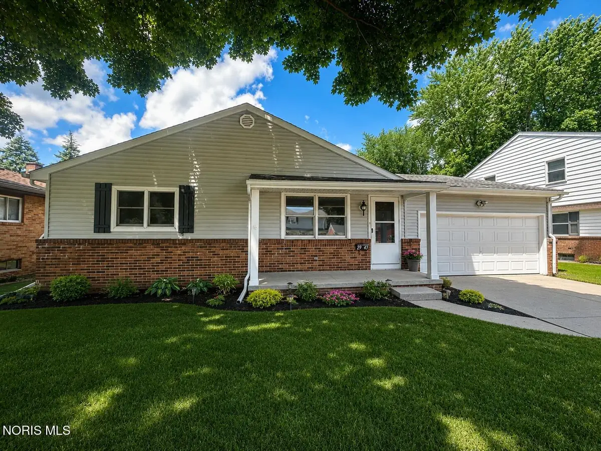 2943 Iroquois Drive, Oregon, OH 43616 - #1