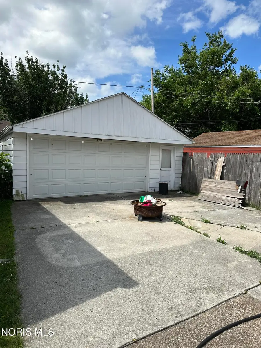 327 Pasadena Boulevard, Toledo, OH 43612 - #3