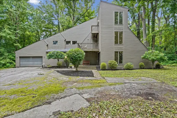 33 Indian Creek Drive, Rudolph, OH 43462