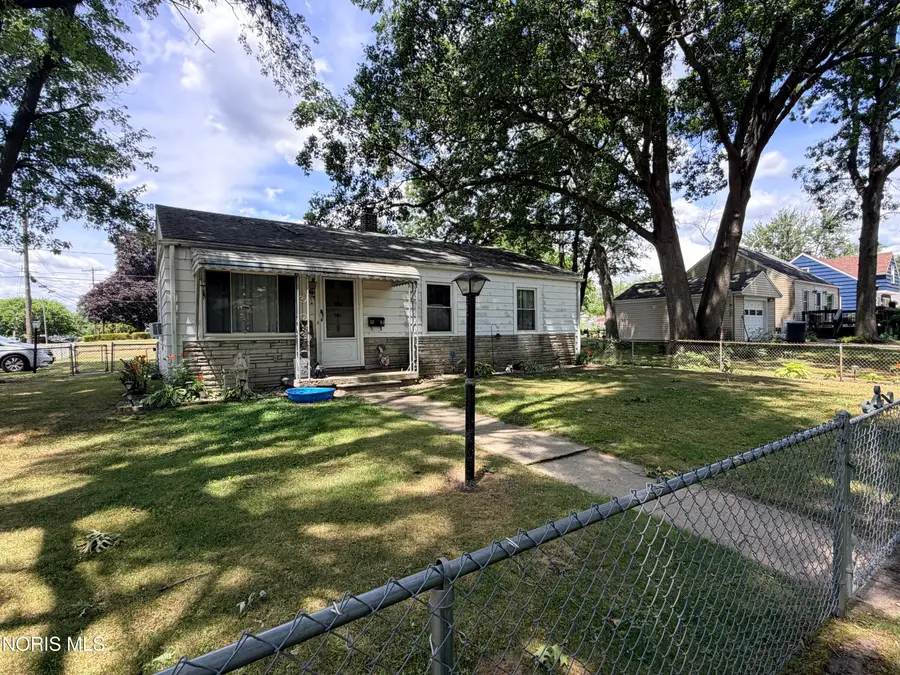 5203 Adella Street, Toledo, OH 43613 - #2