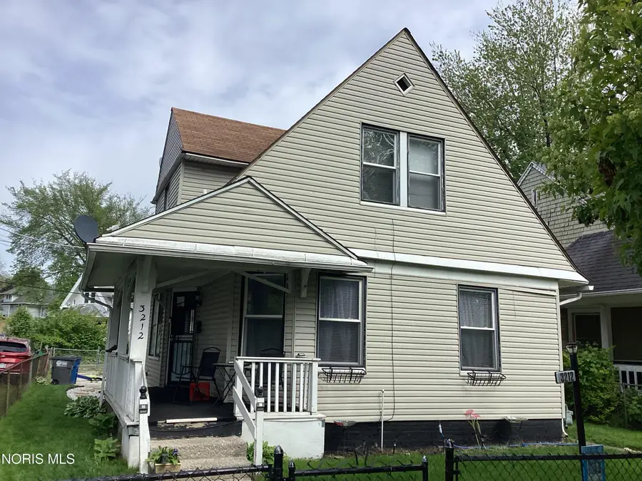 3212 Cambridge Street, Toledo, OH 43610 - #2