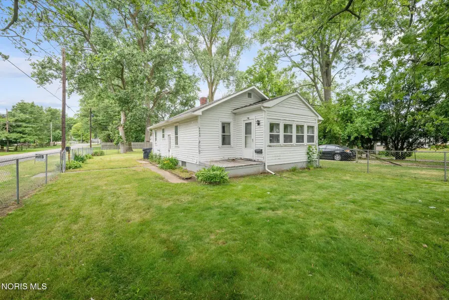 6003 Livingston Drive, Toledo, OH 43613 - #2