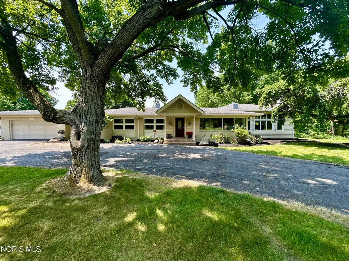 1910 S Holland Sylvania Road, Maumee, OH 43537 - #1