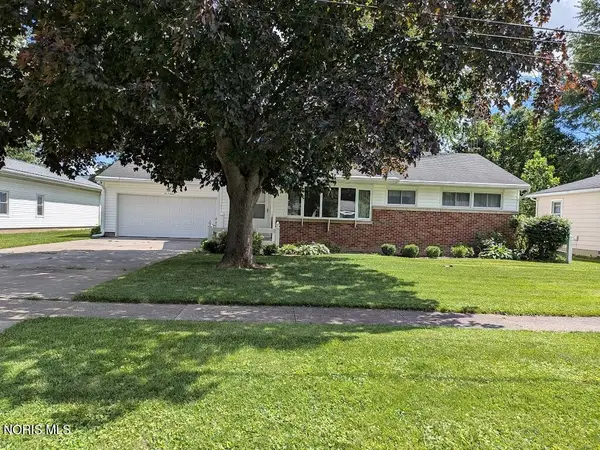 207 Pontious Place, Napoleon, OH 43545