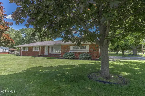 1155 S Lallendorf Road, Oregon, OH 43616