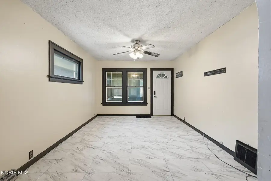 4140 Parrakeet Avenue, Toledo, OH 43612 - #3