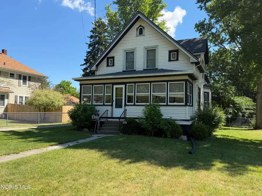2302 Tremainsville Road, Toledo, OH 43613 - #2