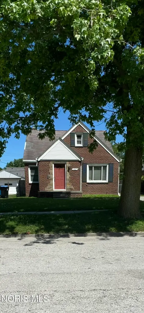 551 Ansonia Street, Oregon, OH 43616