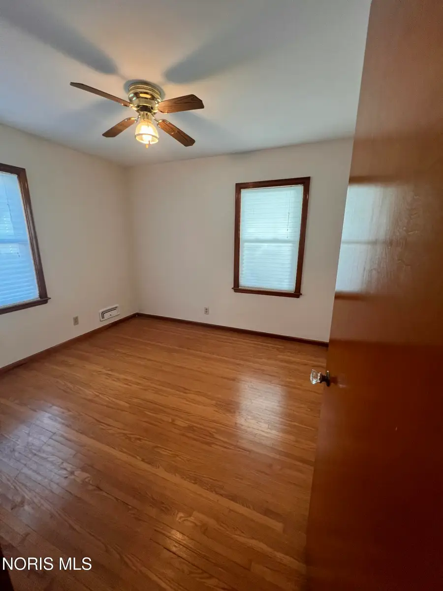 551 Ansonia Street, Oregon, OH 43616 - #3