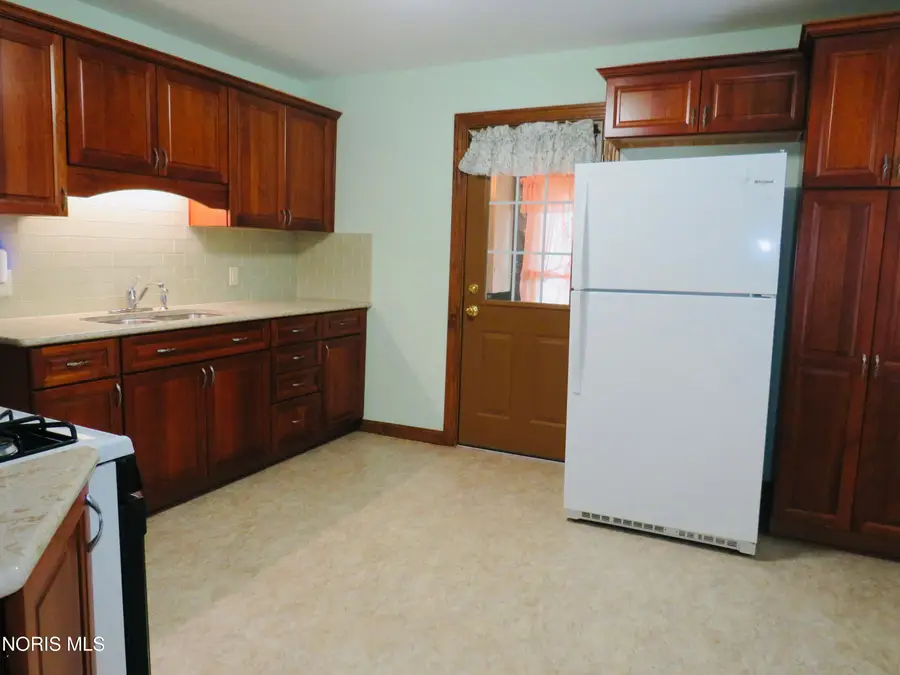 1305 Navarre Avenue, Toledo, OH 43605 - #2