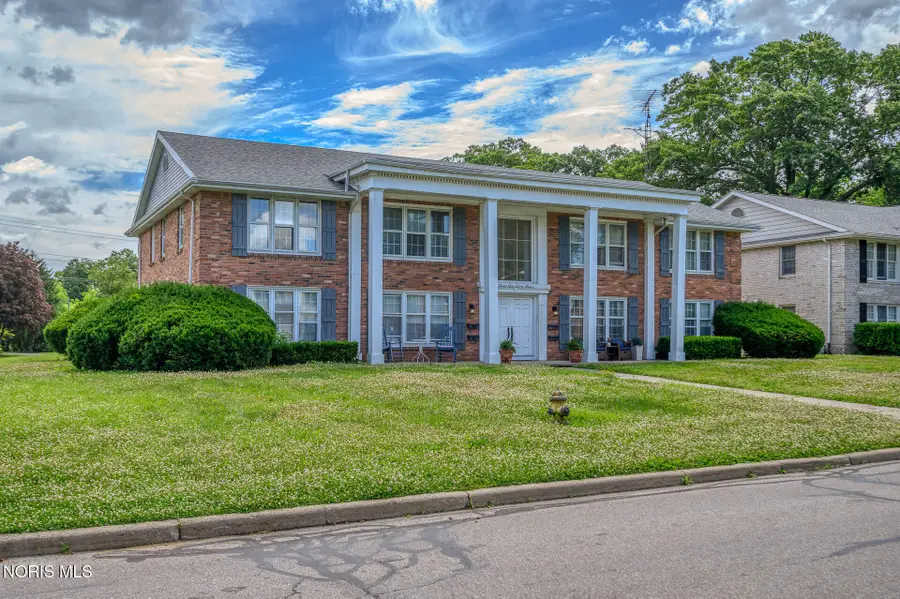2624 Valley Brook Drive, Toledo, OH 43615 - #2