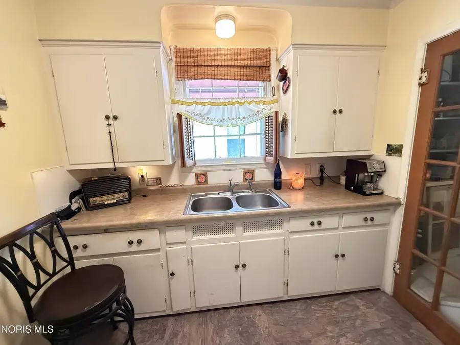 616 Bronx Drive, Toledo, OH 43609 - #3