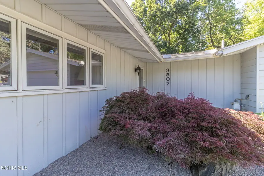 3507 Queenswood Boulevard, Toledo, OH 43606 - #3
