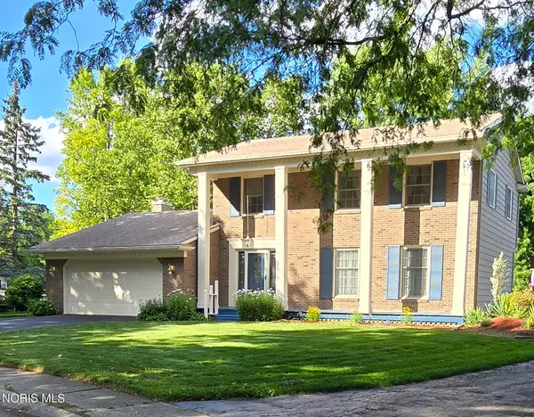 882 Mill Road, Perrysburg, OH 43551