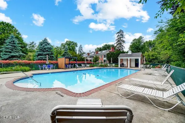 5679 Monroe Street #702, Sylvania, OH 43560
