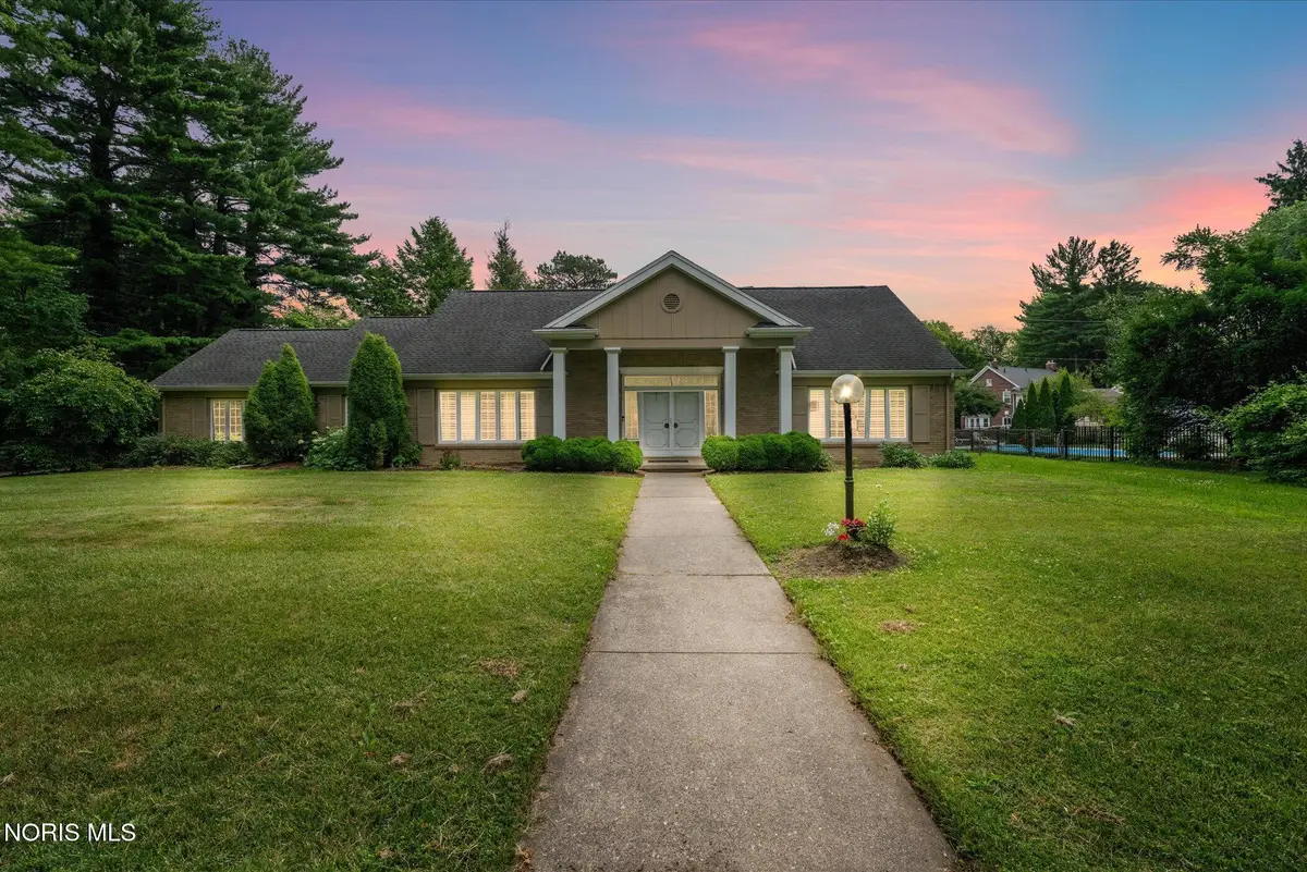 2060 Whitehall Rd, Ottawa Hills, OH 43606 - #1