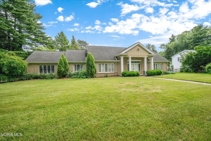 2060 Whitehall Rd, Ottawa Hills, OH 43606 - #2