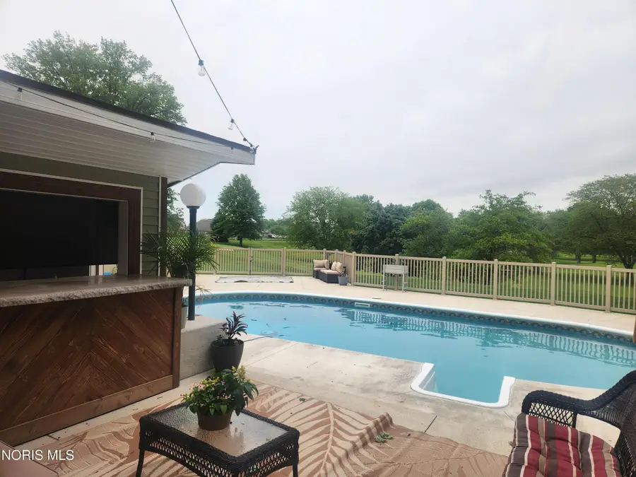 191 Norbert Drive, Fremont, OH 43420 - #3