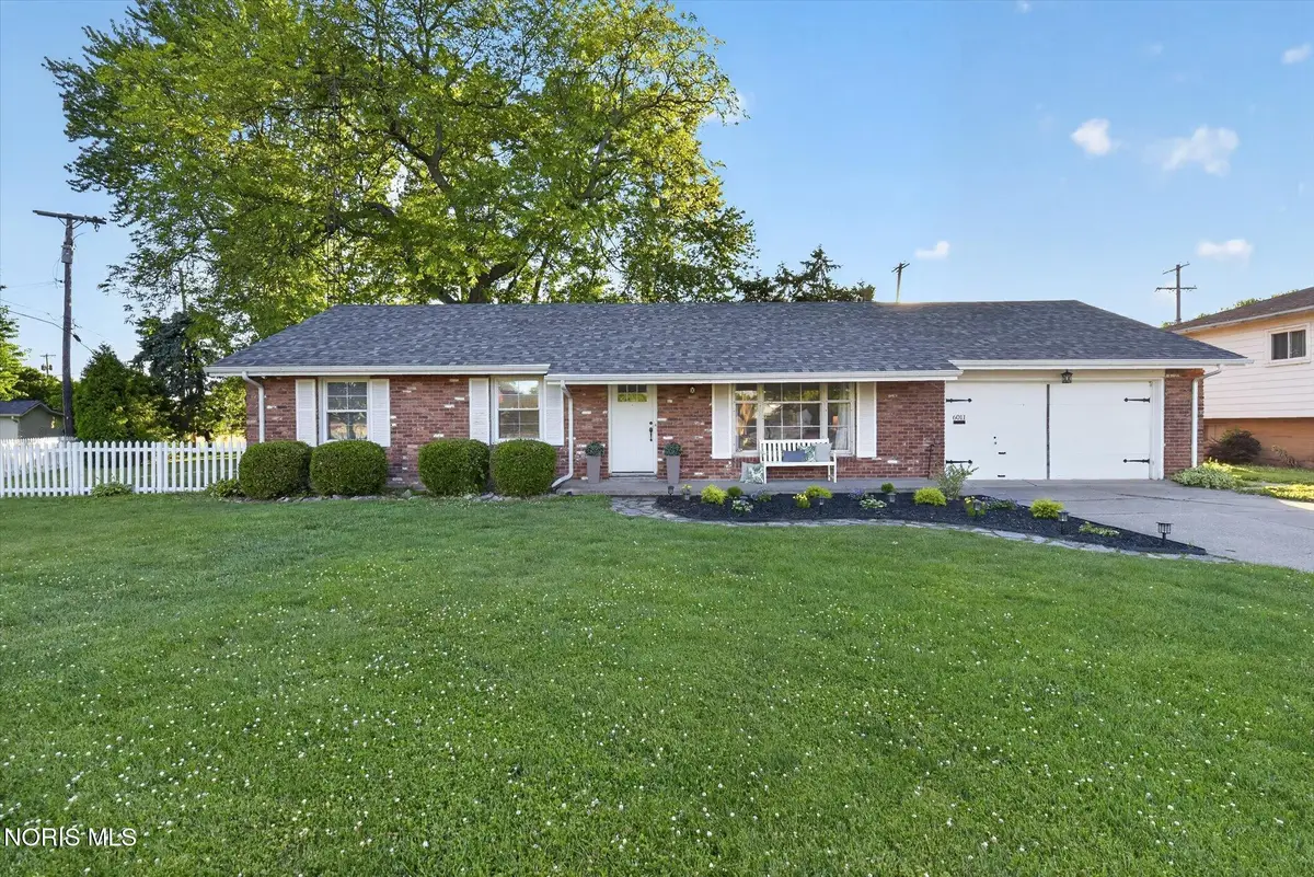 6011 Holliday Drive, Toledo, OH 43611 - #1