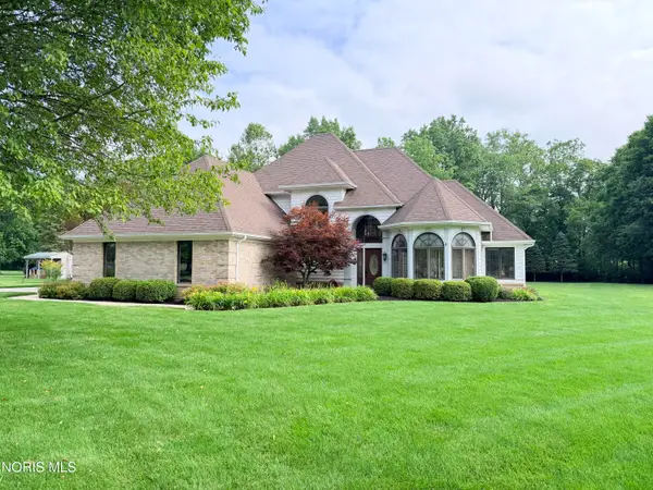 1207 Hidden Brook Drive, Hicksville, OH 43526