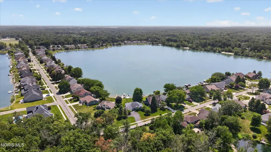 7913 N Shoreline Drive, Holland, OH 43528 - #3
