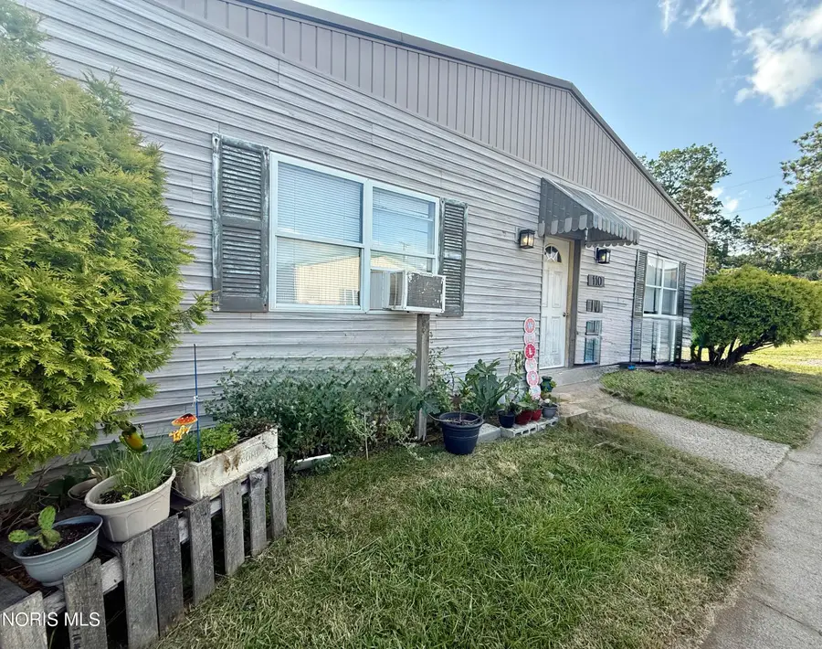 110 S High Street, West Unity, OH 43570 - #2