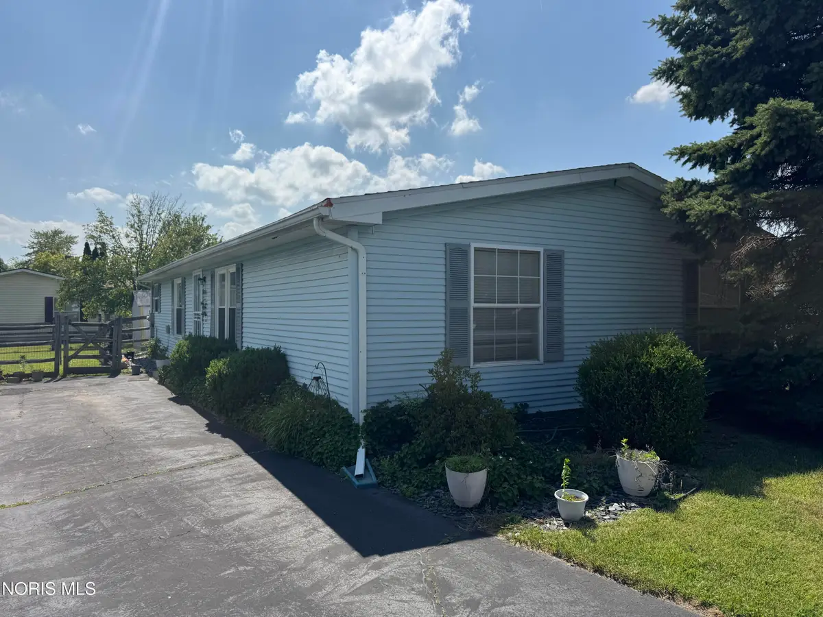 1212 Woolcut Lane, Toledo, OH 43615 - #1