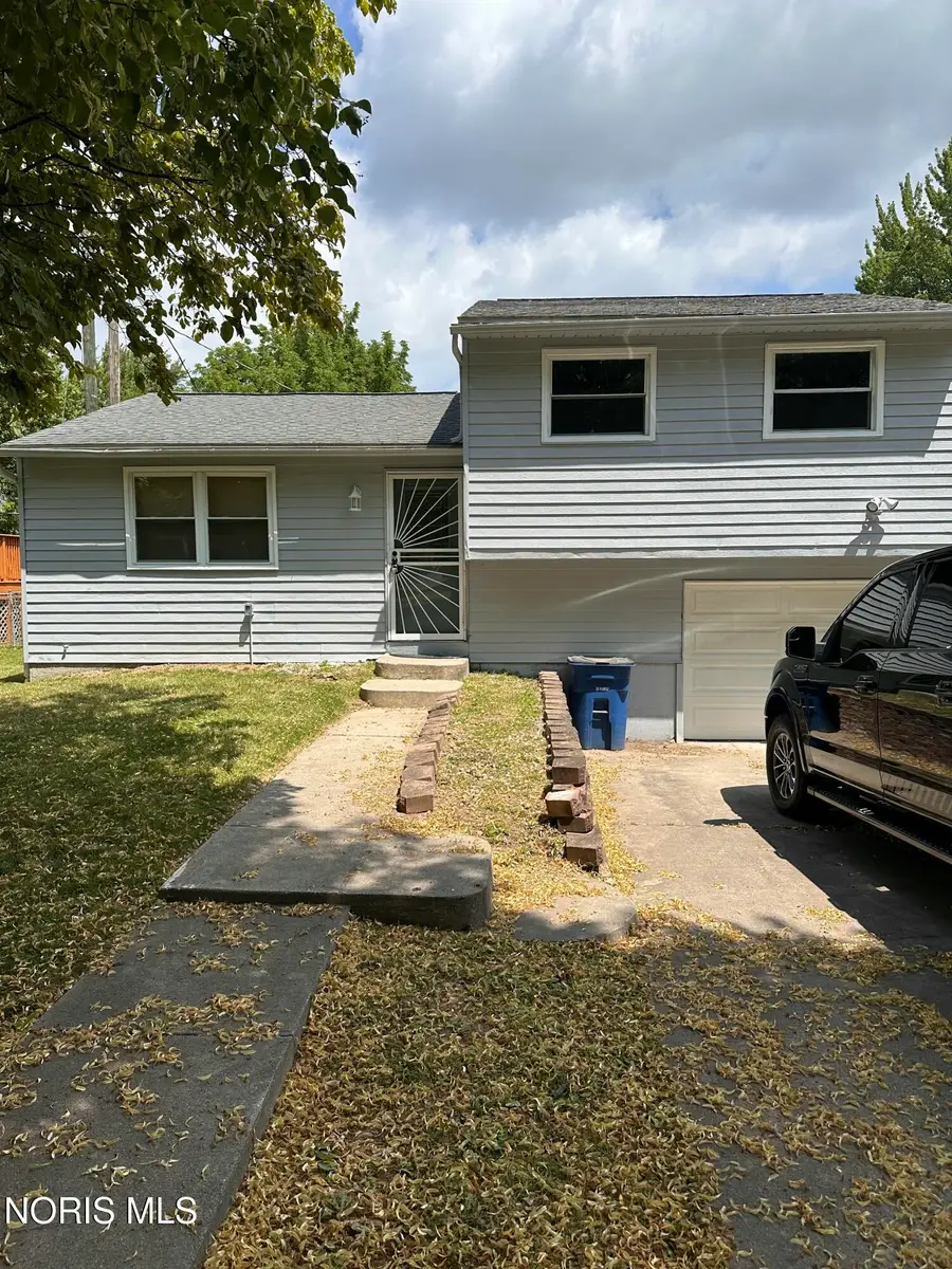 5054 Kitchener Drive, Toledo, OH 43615 - #2