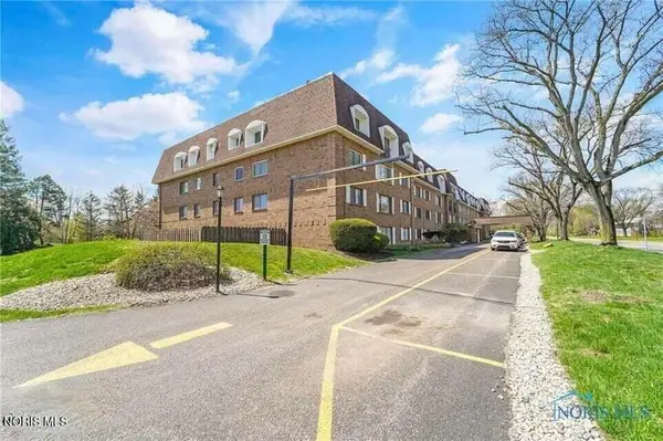 4343 W Bancroft Street #2 C, Ottawa Hills, OH 43615