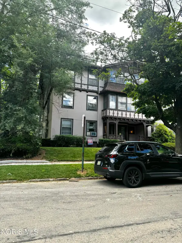 2329 Parkwood Avenue, Toledo, OH 43620