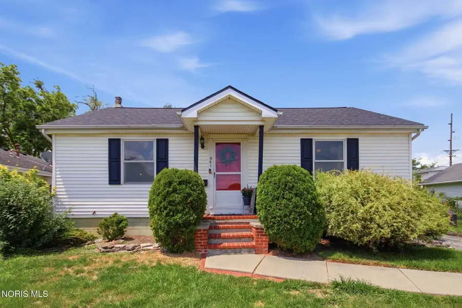 941 N Summit Street, Bowling Green, OH 43402 - #2