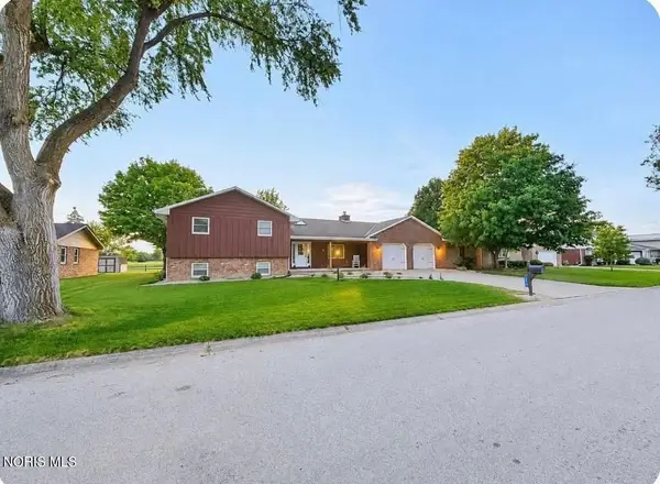 578 N Angela Drive, Fostoria, OH 44830