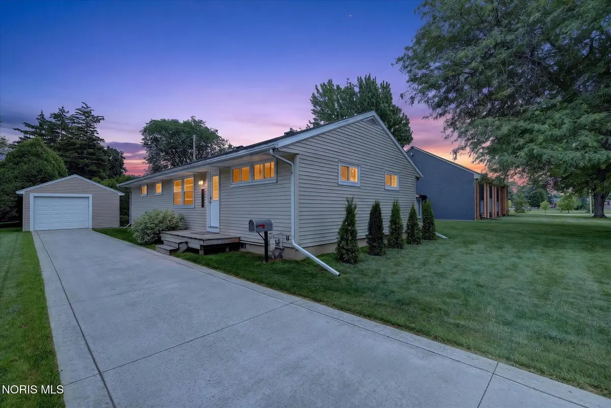 1032 Leith Street, Maumee, OH 43537 - #1
