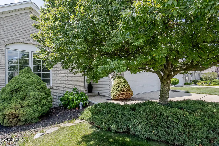 26395 E Wexford Drive, Perrysburg, OH 43551 - #3