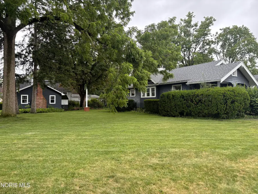 140 E 7th Street, Perrysburg, OH 43551 - #2