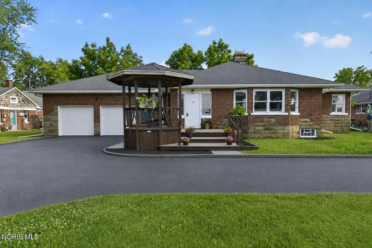 2826 Olde Curtice Road, Northwood, OH 43619 - #1