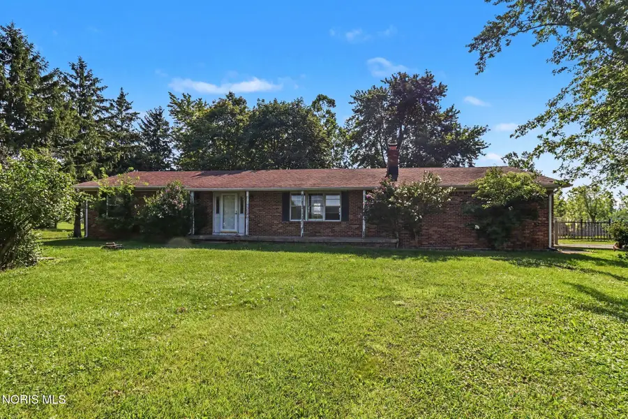 210 N Curtice Road, Oregon, OH 43616 - #2