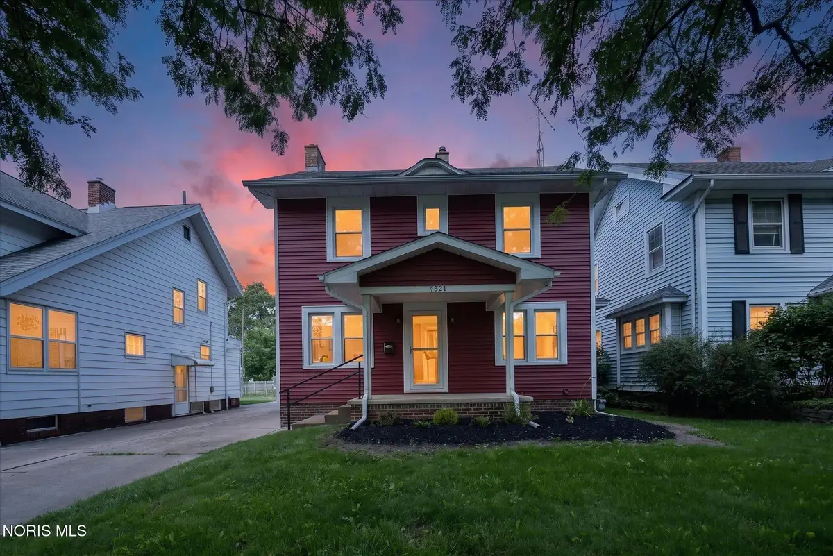 4327 Overland Parkway, Toledo, OH 43612 - #1
