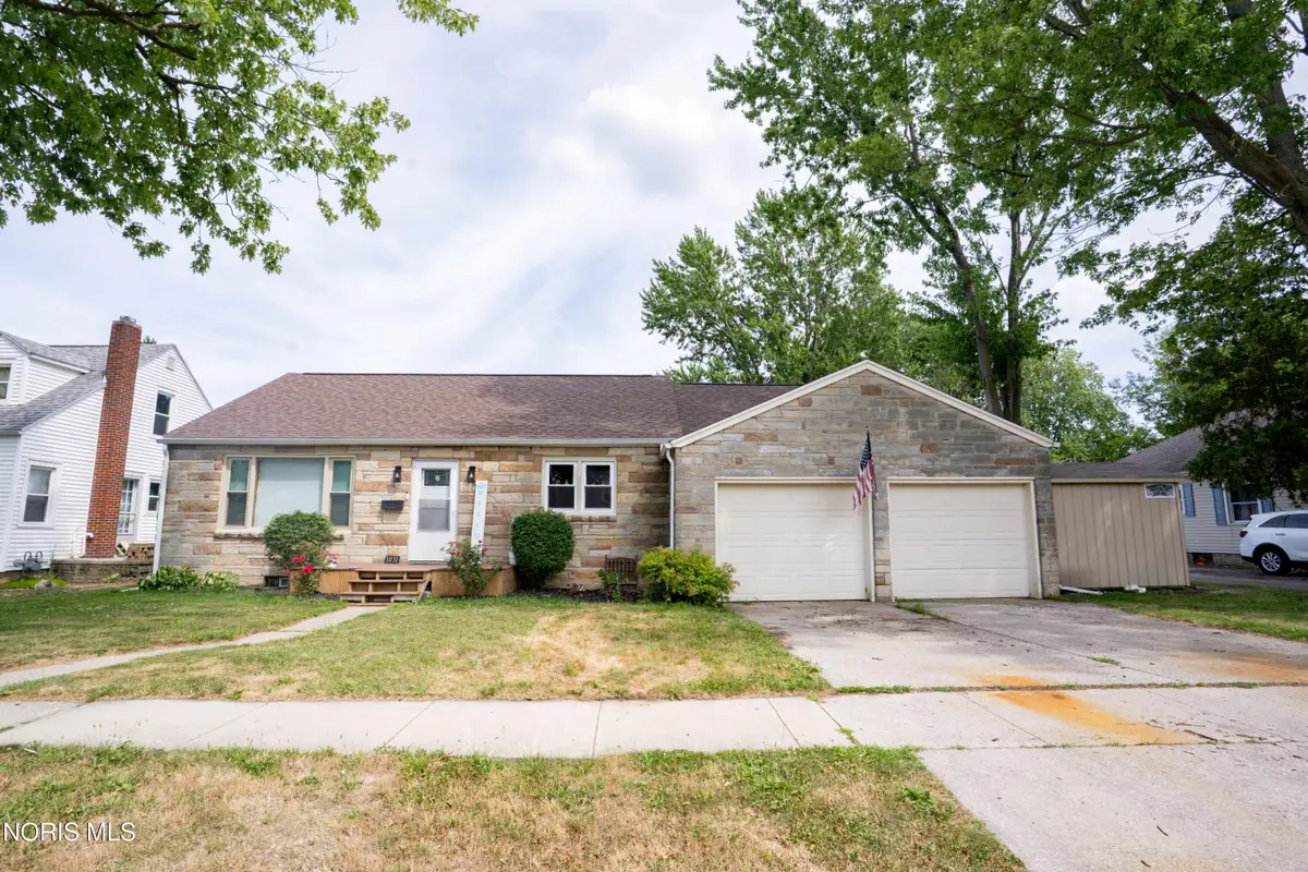 1031 Washington Avenue, Defiance, OH 43512 - #1