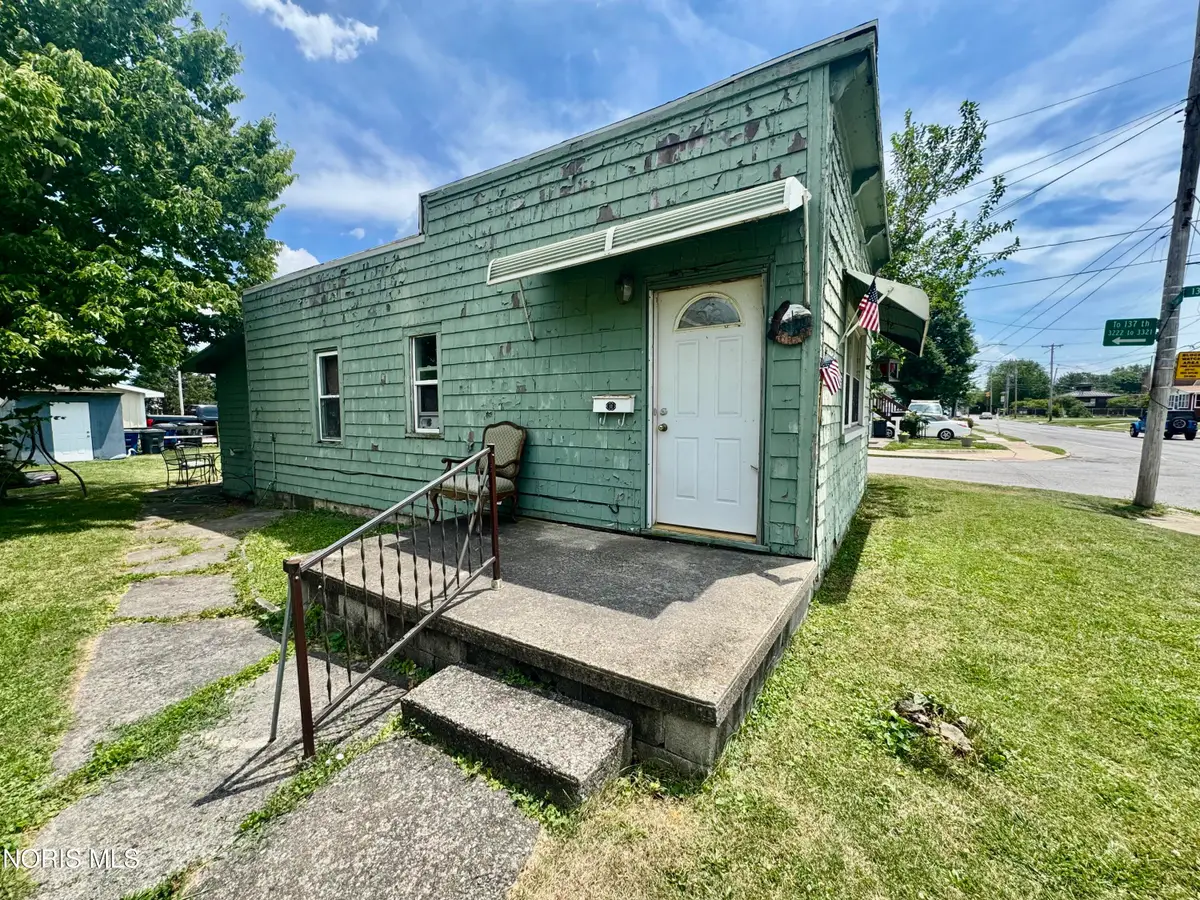 5702 Edgewater Drive, Toledo, OH 43611 - #1