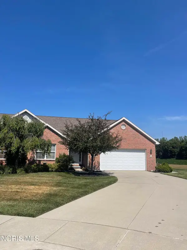 37 Crabtree Court, Swanton, OH 43558
