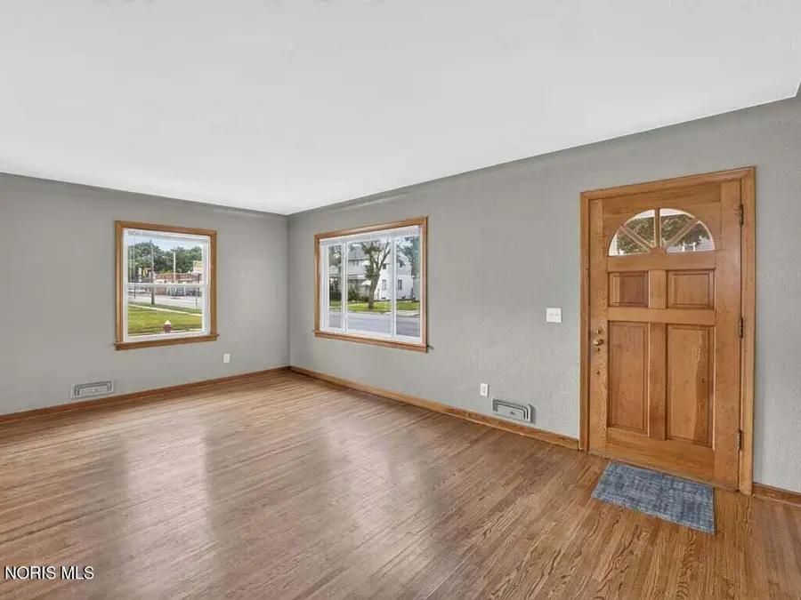 921 Eleanor Avenue, Toledo, OH 43612 - #2