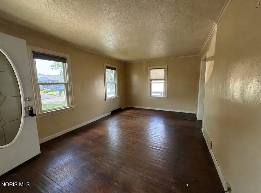 2724 Eldora Drive, Toledo, OH 43613 - #3