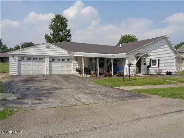 212 W Sugar Street, Leipsic, OH 45856 - #1