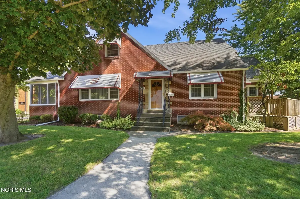 401 Clough Street, Bowling Green, OH 43402 - #1