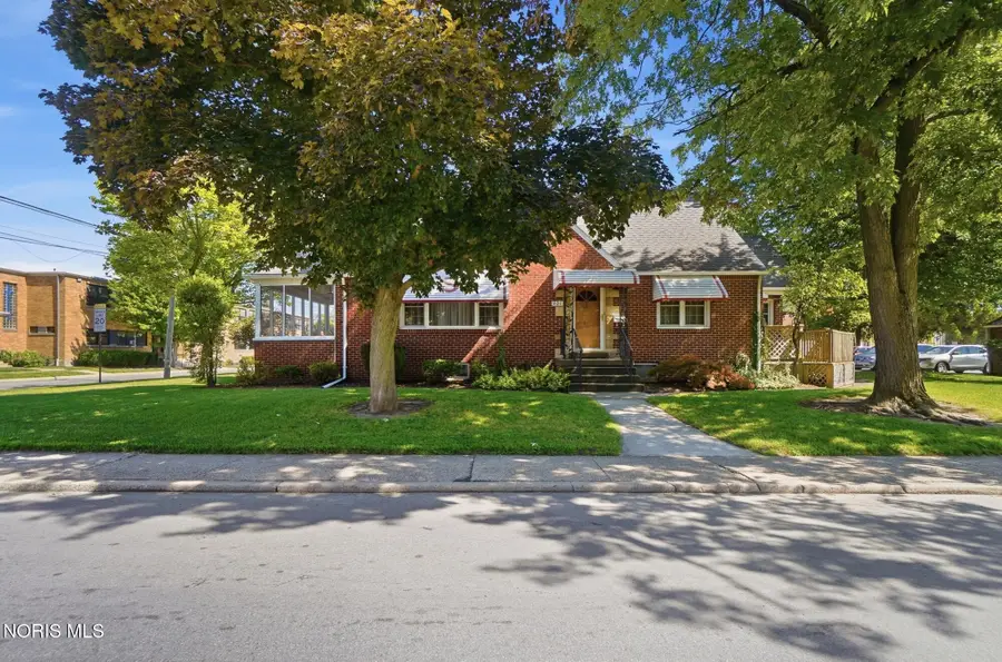 401 Clough Street, Bowling Green, OH 43402 - #2