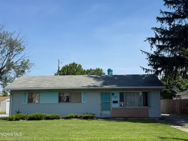 1716 Moore Street, Fremont, OH 43420