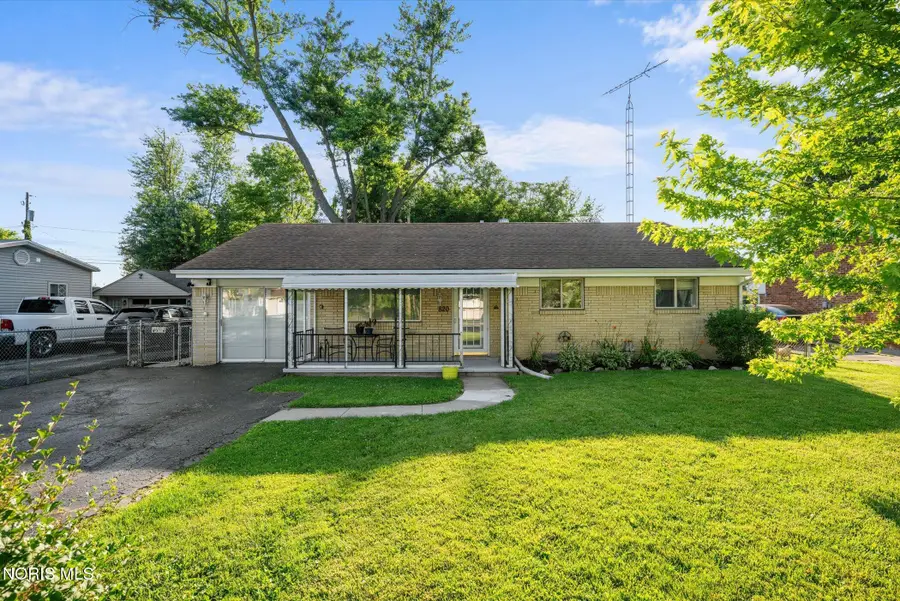 820 S Hill Park Drive, Holland, OH 43528 - #3
