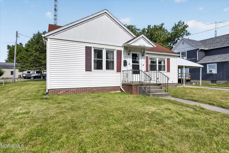 209 N Shoop Avenue, Wauseon, OH 43567 - #2