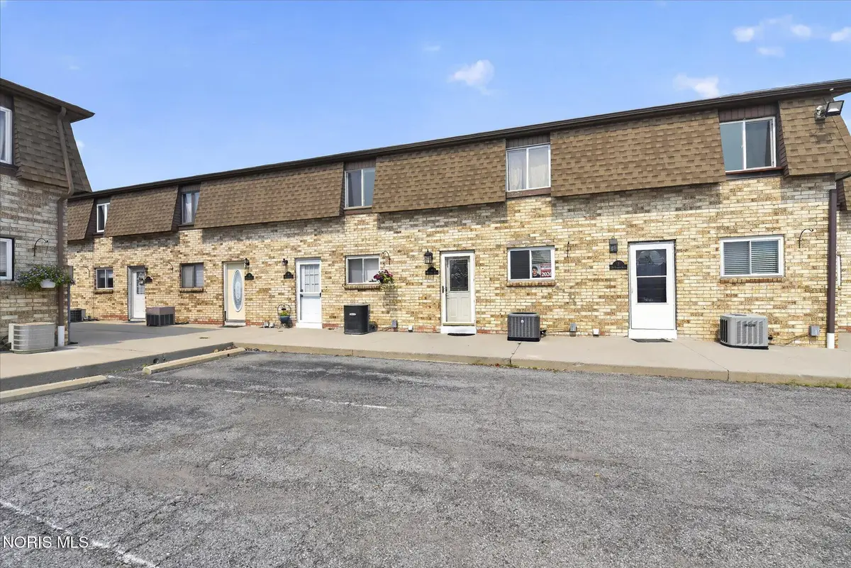 728 Fairway Drive #Apt 11, Wauseon, OH 43567 - #1